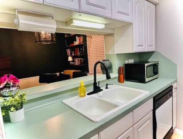 Pristine Montrose Walkable Half Block To Menil Museum Apartamento