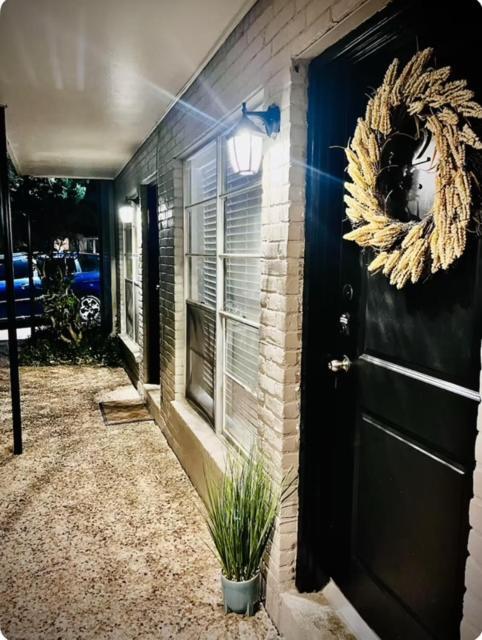 Pristine Montrose Walkable Half Block To Menil Museum Apartment Houston