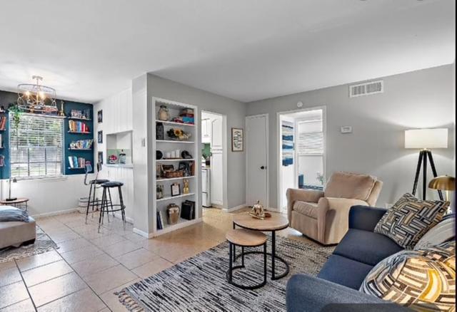 Pristine Montrose Walkable Half Block To Menil Museum Apartment